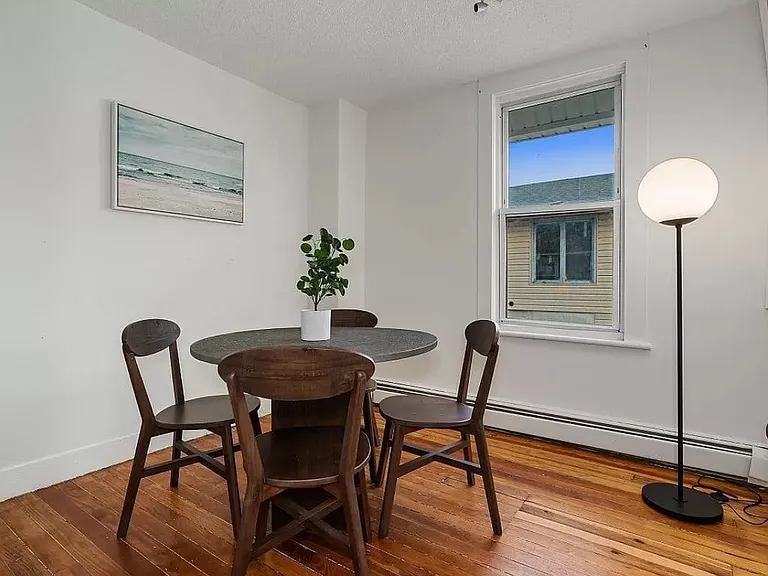 126 N Portland Ave — Photo 12