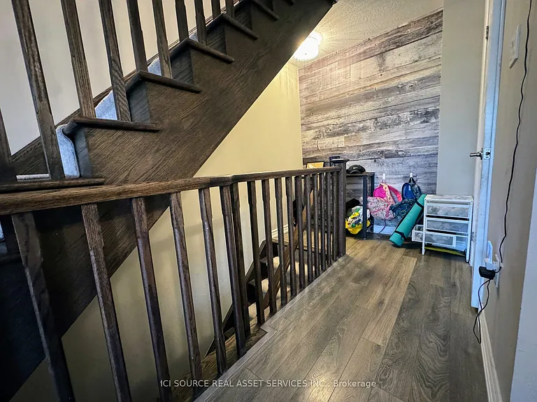 543 Goldenrod Ln — Photo 5