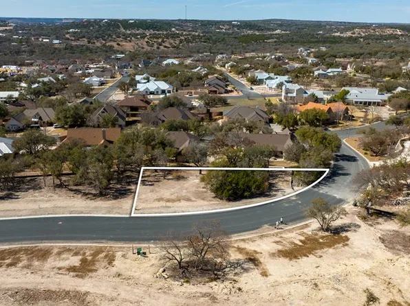 111 Stoneledge Dr, Fredericksburg, TX 78624