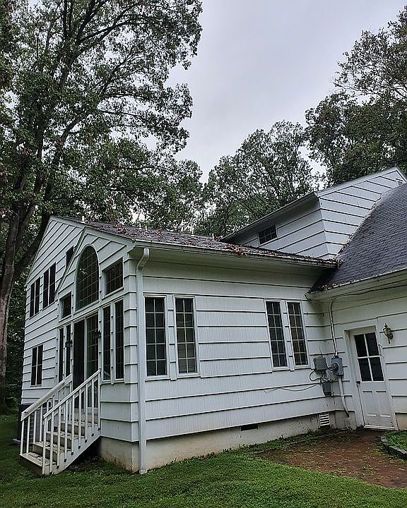2nd image of 14 Fairway Dr