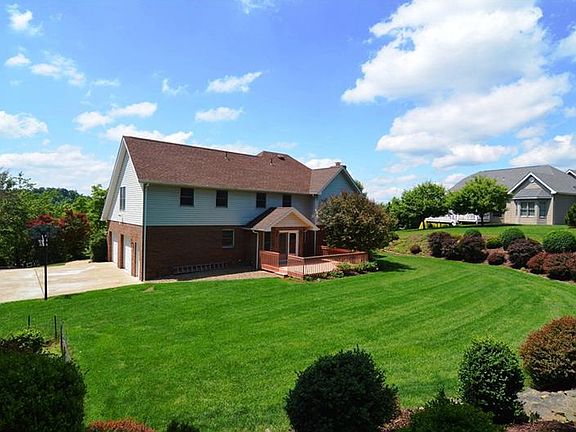 2nd image of 303 Basswood Ct