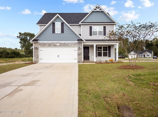 540 Orchard Creek Dr, Richlands, NC 28574