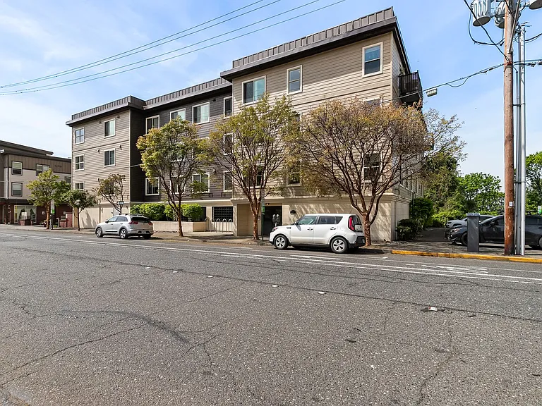 839 N State St — Photo 1