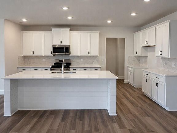 5th image of 7556 Snow Line Ln #35
