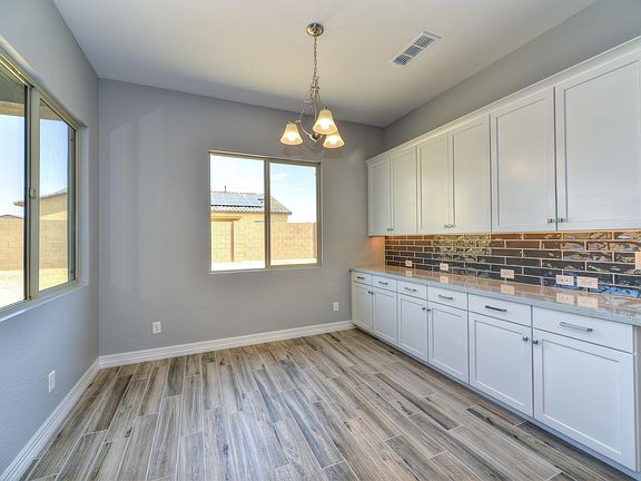 5th image of 9416 W Villa Hermosa