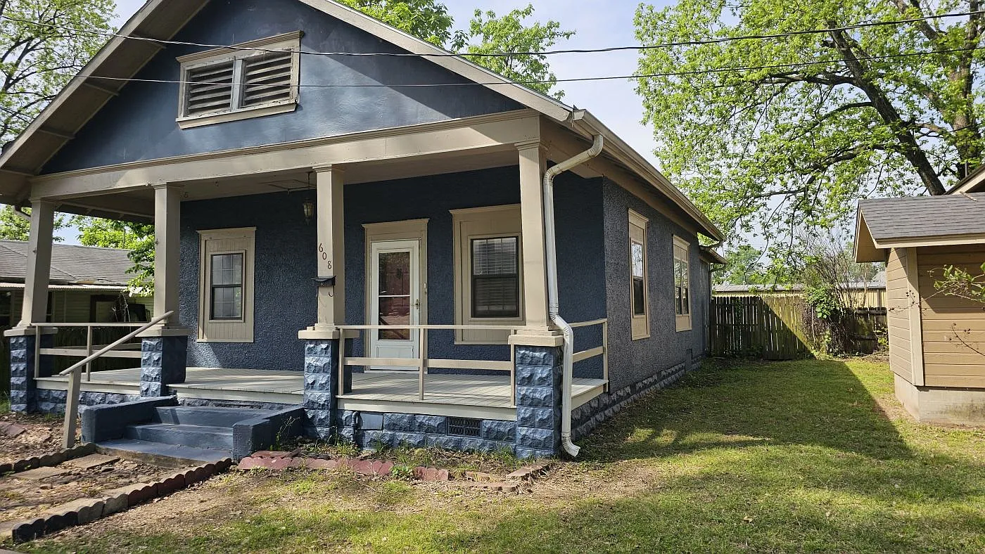 2 bed, 1278 sqft, $725 — Photo 1