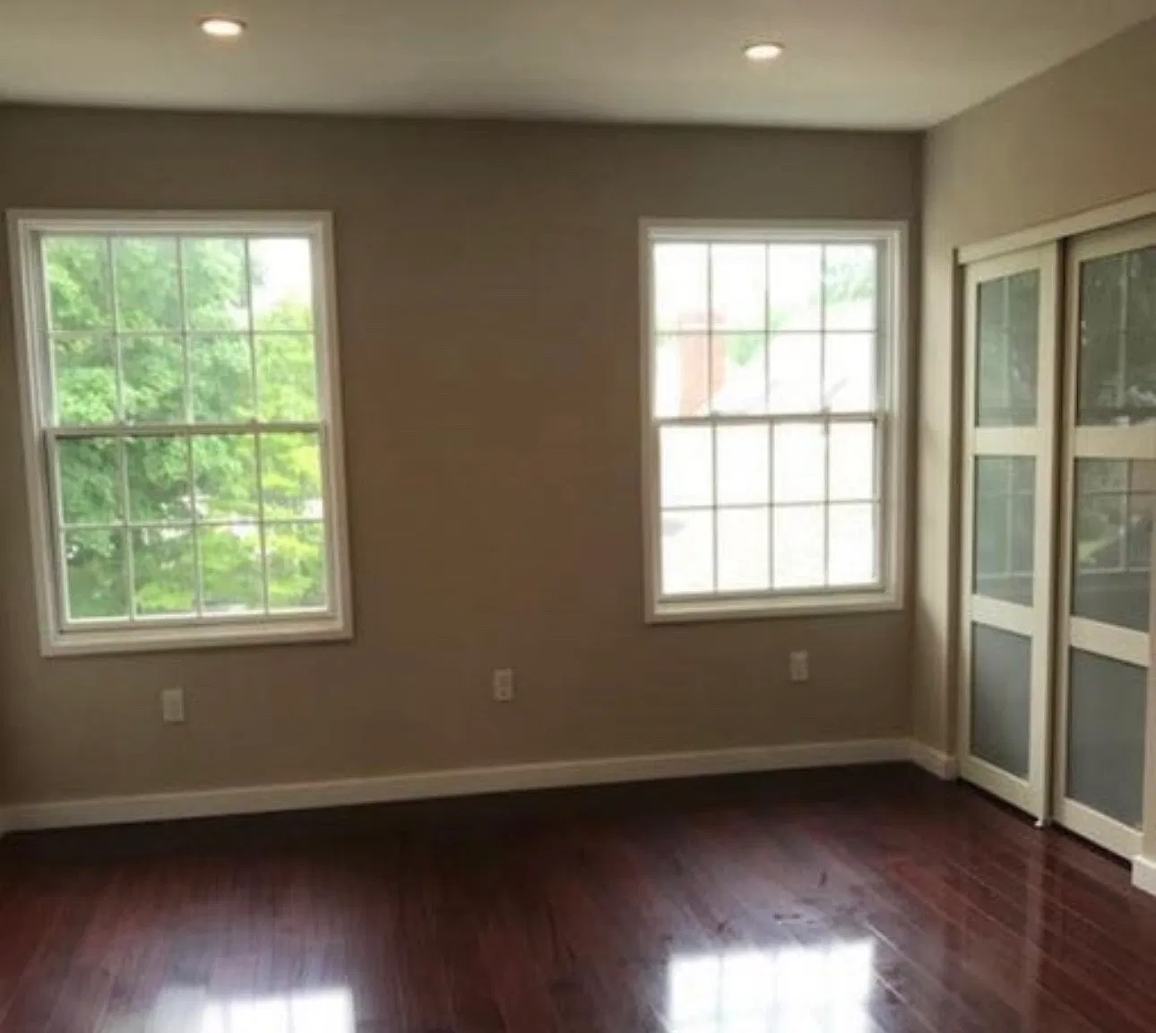346 Beach Ave — Photo 3