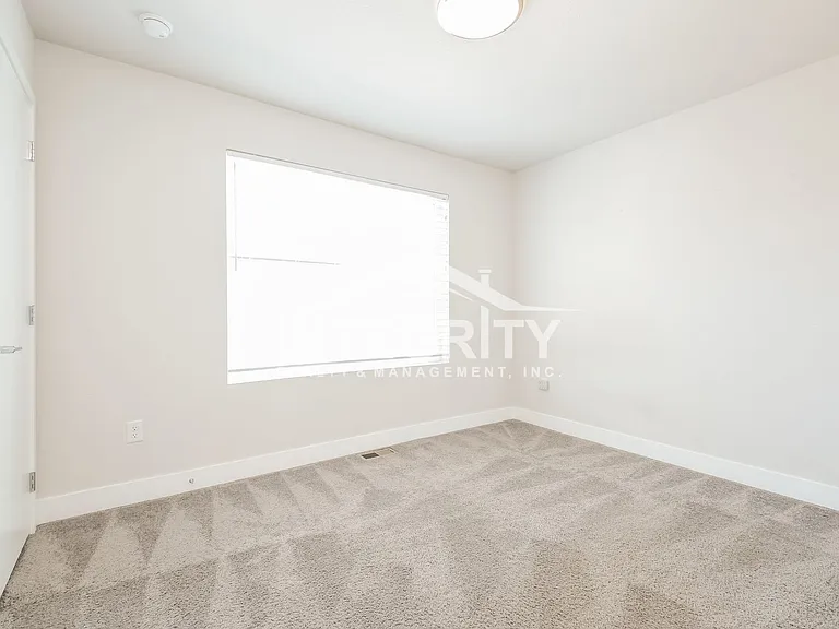 5557 W 10th Ave — Photo 26