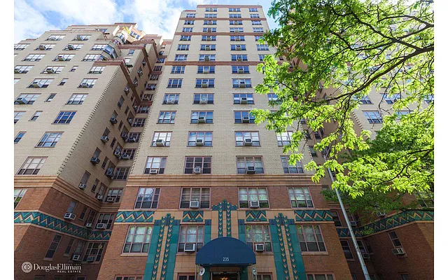 Sold by Douglas Elliman | media 20