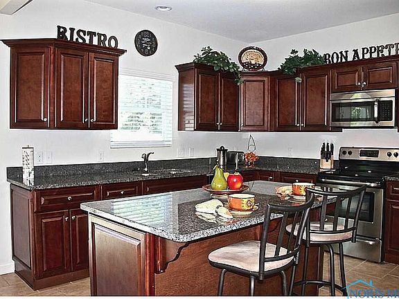 4th image of 7714 Hickory Grv