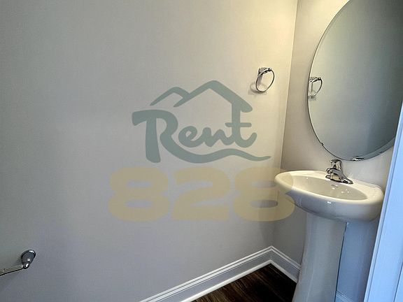 3rd image of 146 Creekview Rd #1