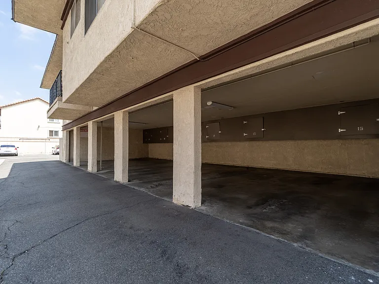 3523 W Savanna St — Photo 16