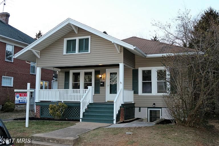 1st image of 855 Dewey Ave