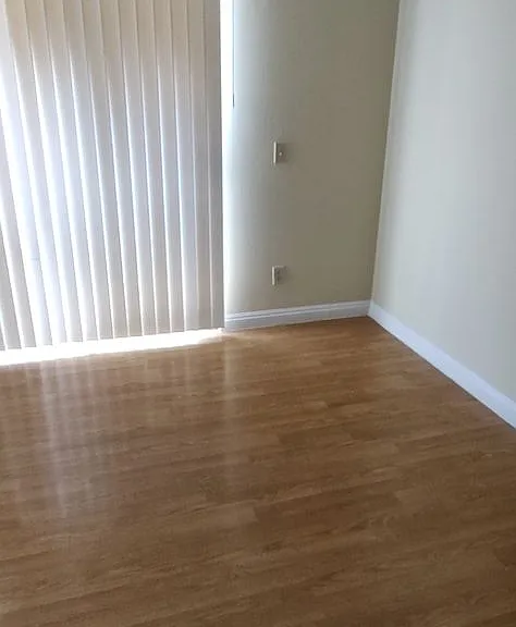 1701 Talmadge St — Photo 12