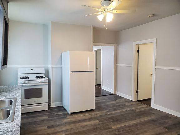 5th image of 54 Mary Ave #1