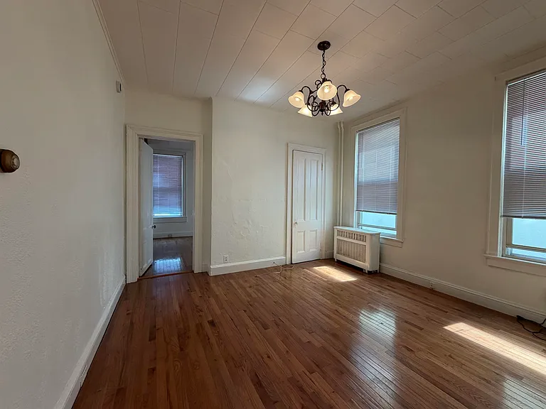 13 Elizabeth St #1 — Photo 6