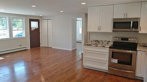 5th image of 82 Rockdale Ave
