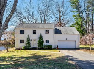 75 Duck Pond Rd, Glastonbury, CT 06033