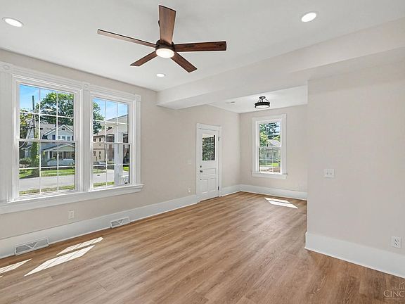 3rd image of 5809 Lathrop Pl