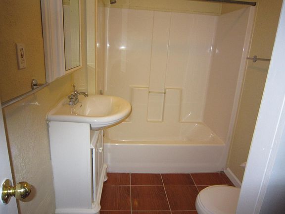 5th image of 1120 15th Ave S