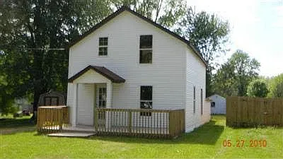 1014 1st St photo 1