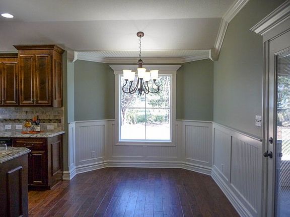 4th image of 4011 Taylor Way