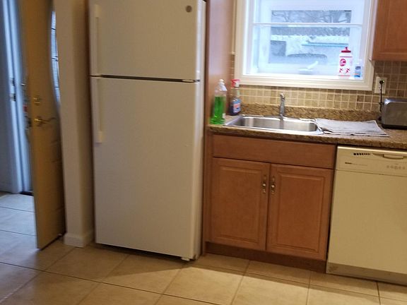 3rd image of 49 Westfield Ave