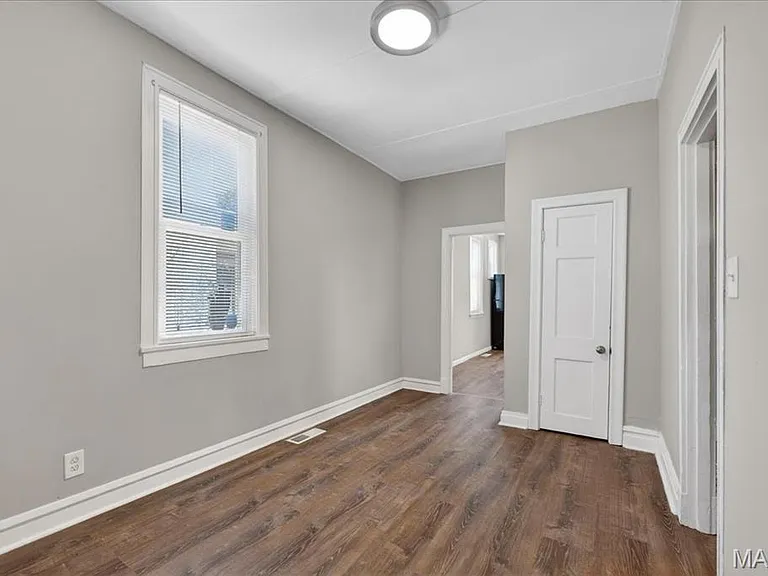 6118 Vermont Ave — Photo 15