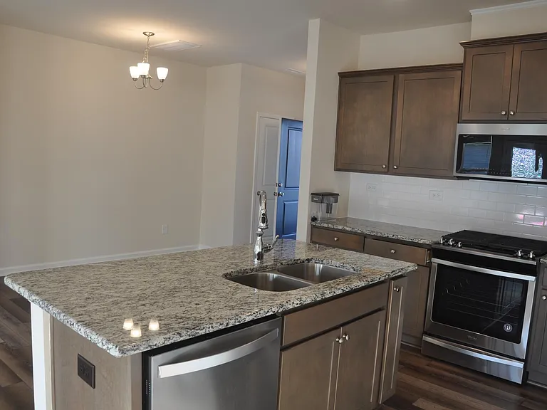 611 Bucknell Way — Photo 7