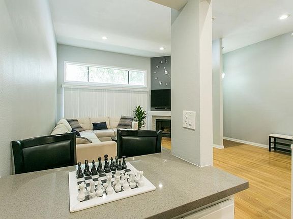 4th image of 1516 East Broadway