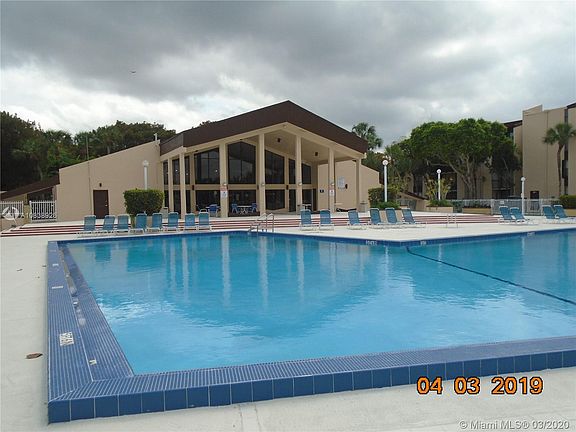 5th image of 14221 N Kendall Dr APT 405C