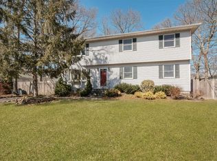 115 Main Ave, Mastic, NY 11950
