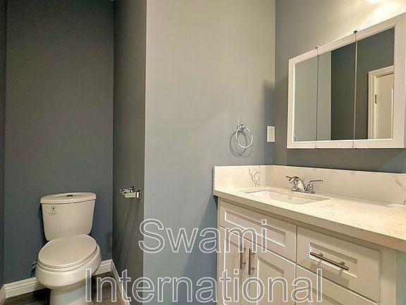 4th image of 1716-1718 1/2 W 49th St #1718-2/3