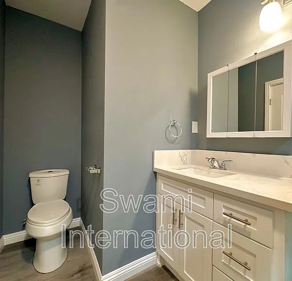 1716-1718 1/2 W 49th St #1718-2/3 — Photo 4