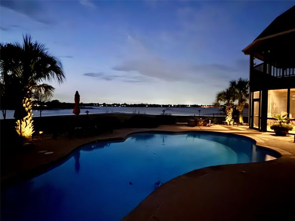110 Eagle Point Dr, Waxahachie, TX 75165