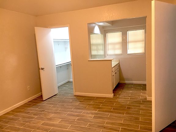 3rd image of 8524 Whitney Dr