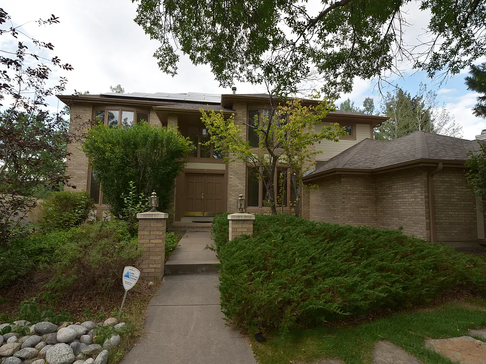 5222 Pinehurst Dr
