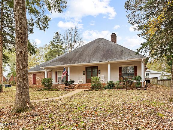 2nd image of 8 Charleston Ave