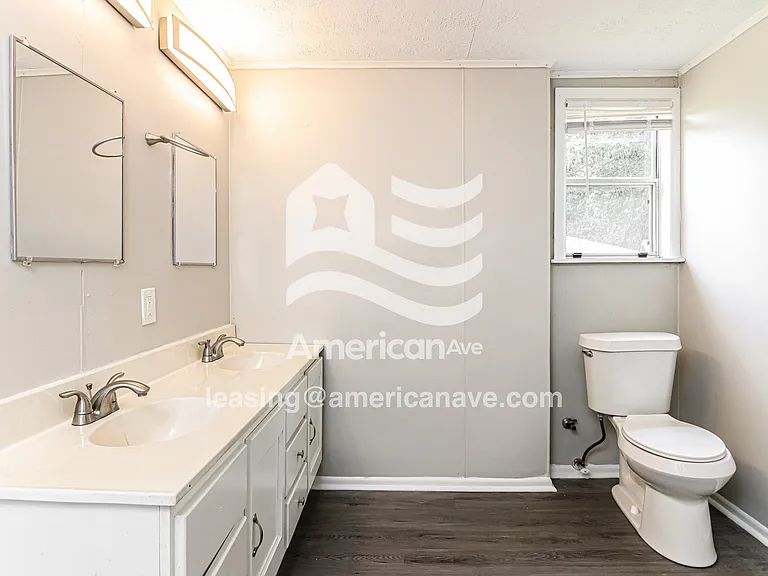 896733_007_main_bathroom_8.jpg