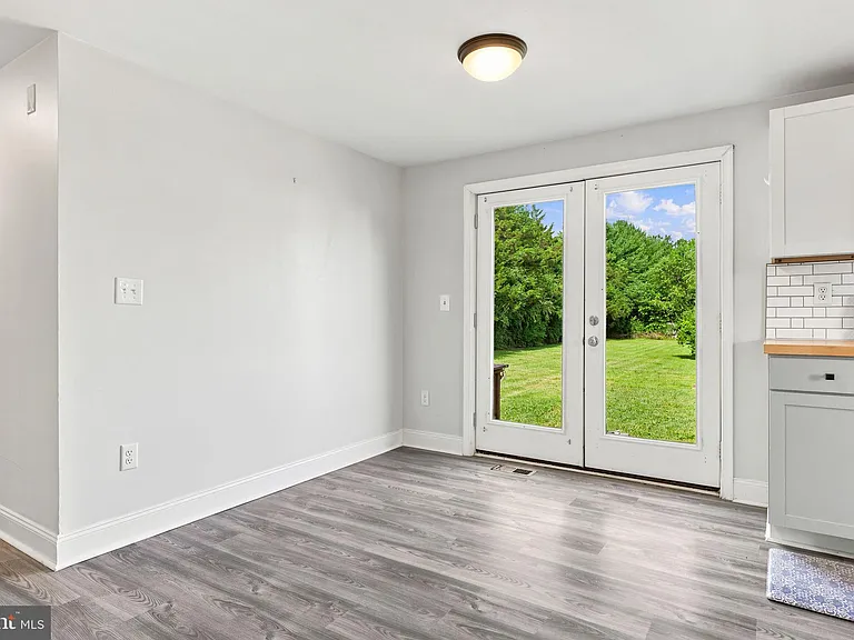306 Fegan Rd — Photo 26