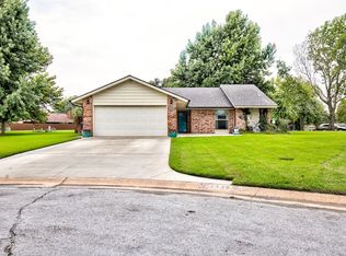 2329 Single Tree Ln, Enid, OK 73703