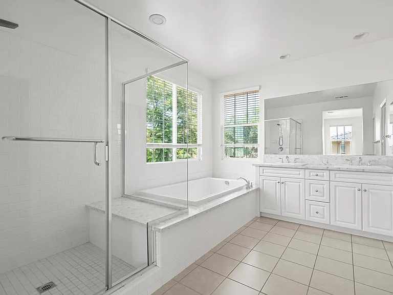 217 Wicker — Photo 12