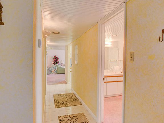 3rd image of 6905 Thomas Dr Unit 305
