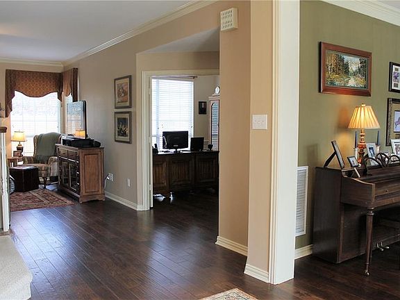 4th image of 1406 Ashmore Ct