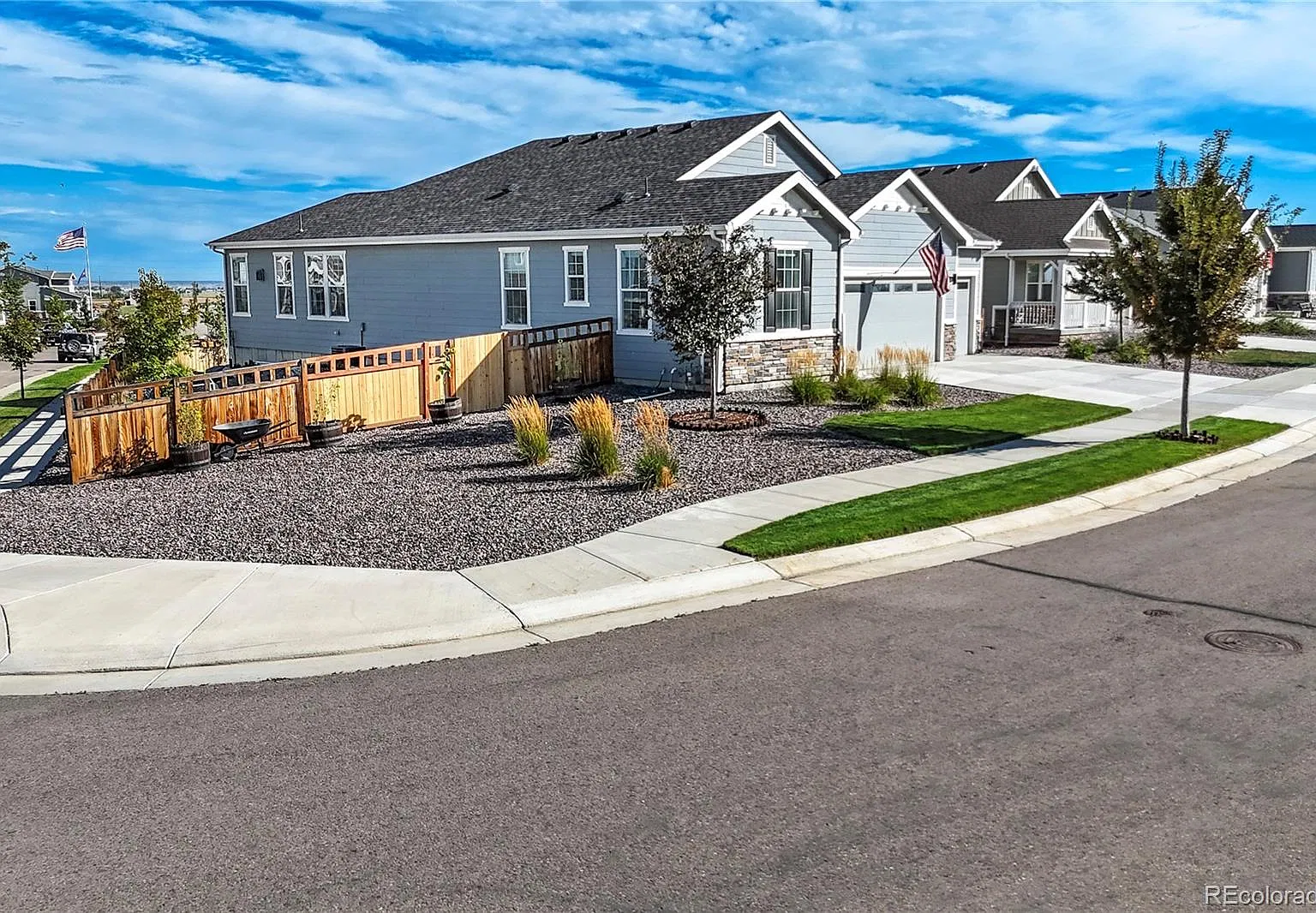 3 bed, 2.0 bath, 2079 sqft, $3,495 — Photo 3