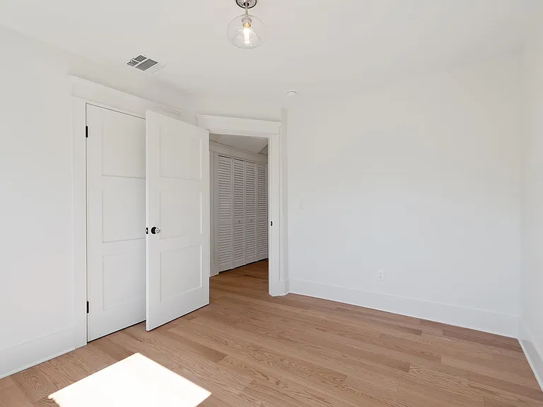 5634 Raber St — Photo 12
