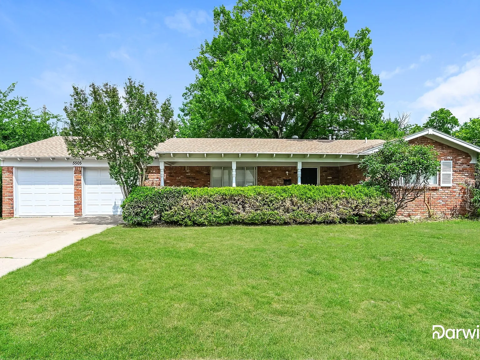 3 bed, 2.0 bath, 2018 sqft, $1,905 — Photo 1