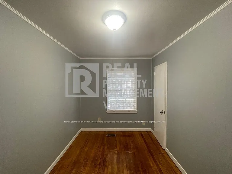 2875 Barrett Ave — Photo 12
