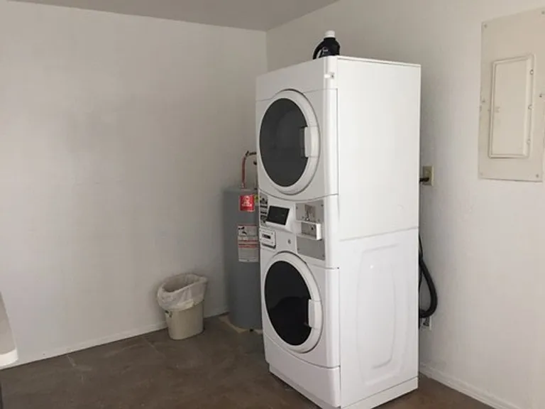 824 Wright St — Photo 13