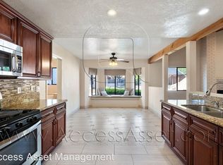 2015 Troy Pl, Vista, CA 92084